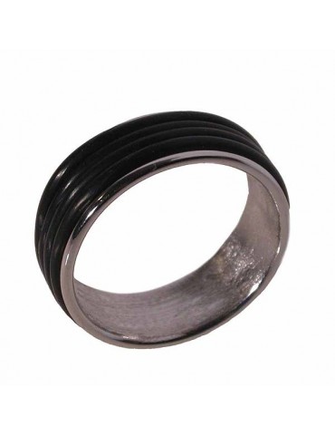 anello fascia in argento con inseriti fili di caucciù nero